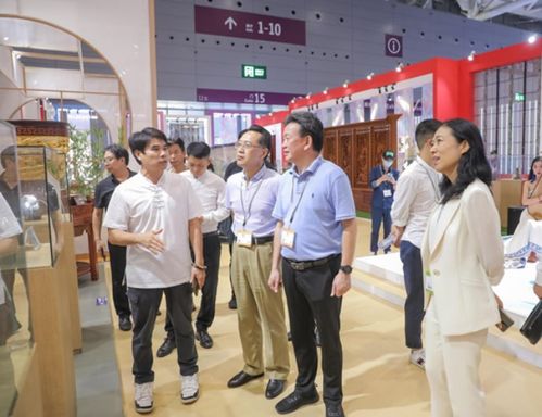 赏大师精品 观时尚国潮 品经典设计 文博会福田馆彰显文化创意国际风采